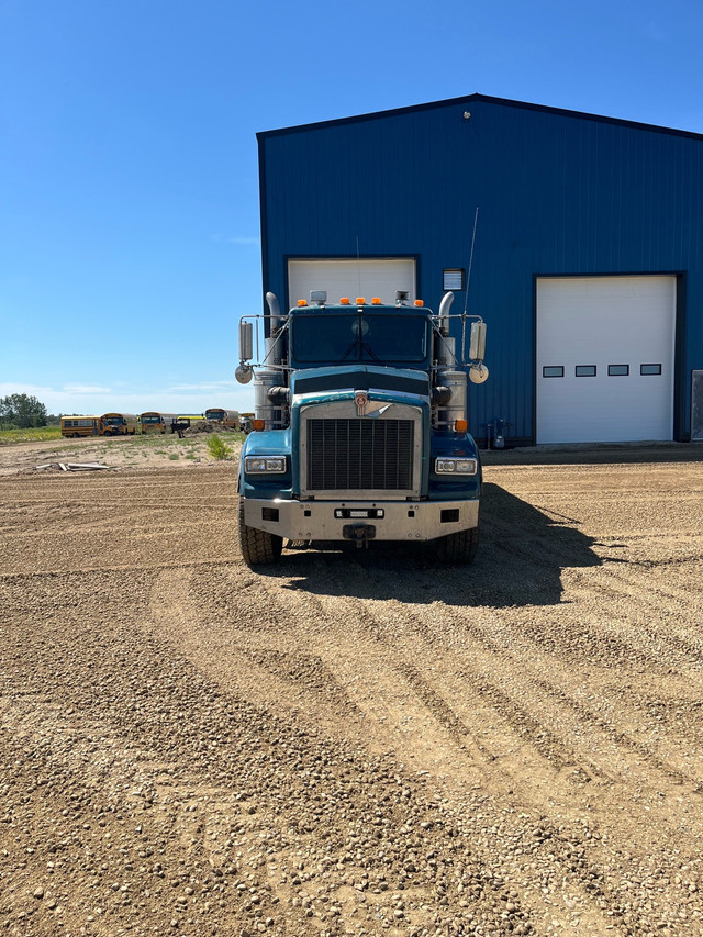 1996 Kenworth T800 gravel truck in Heavy Trucks in Edmonton - Image 4