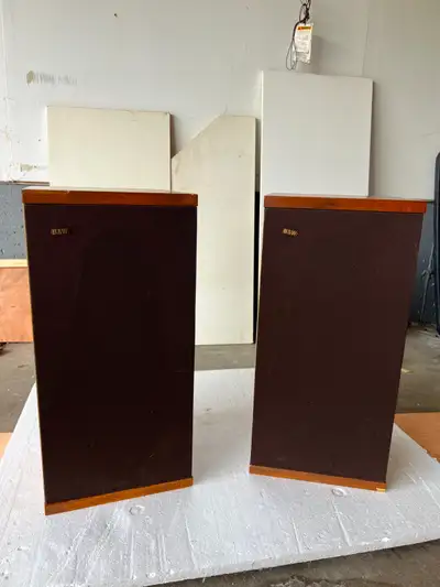 Vintage B&W DM4 Speakers, View more