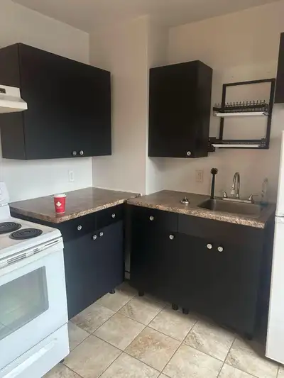 2nd floor unit is perfect for a young couple, 2 bedrooms, 1 bath, 1 kitchen, 1 car parking. The rent...