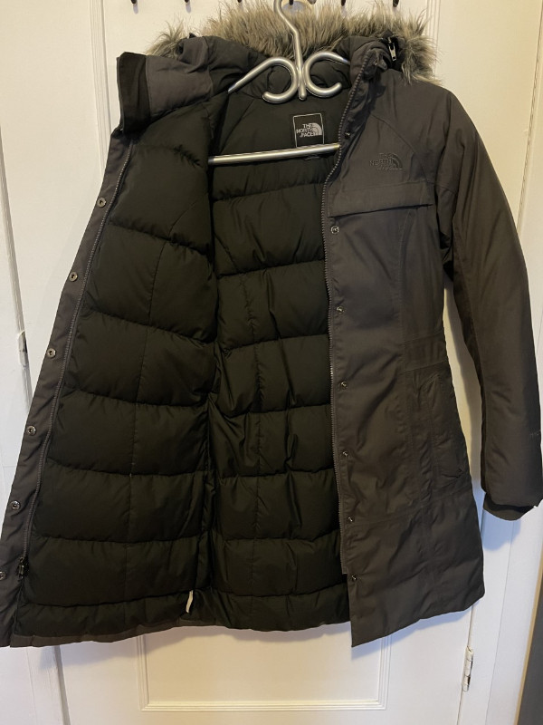 Manteau d'hiver pour femme North Face XS dans Femmes - Hauts et vêtements d'extérieur  à Longueuil/Rive Sud - Image 2
