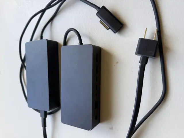Microsoft Surface Dock Station483178306318510082