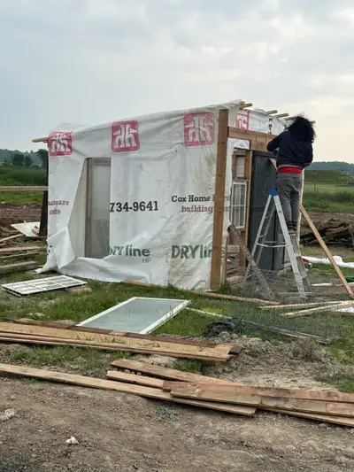 Looking for general helper and labour help in construction for $20-$23 per hour . Safety shoes requi...