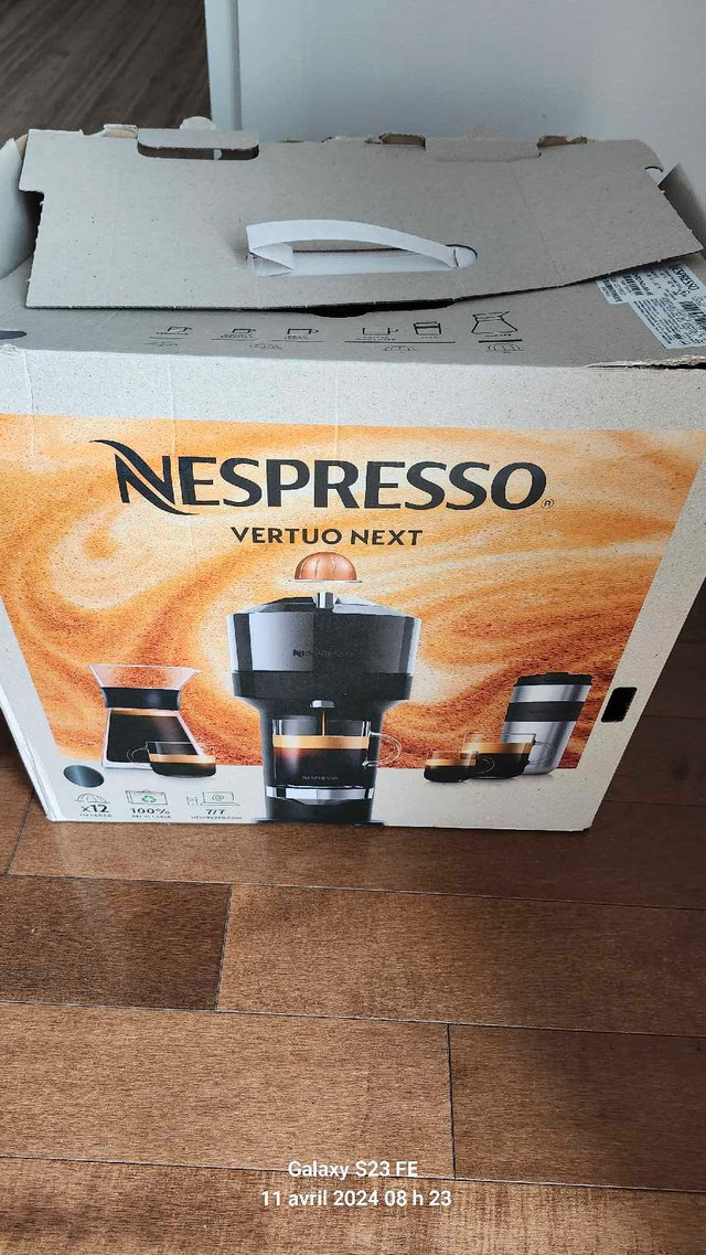 Cafetière Nespresso Vertuo  dans Machines à café  à Longueuil/Rive Sud - Image 2
