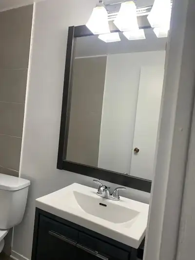 4 1/2 paisible ,entrée privée ,pres de tout les services;UQTR,centre d achat les rivieres;centre hos...