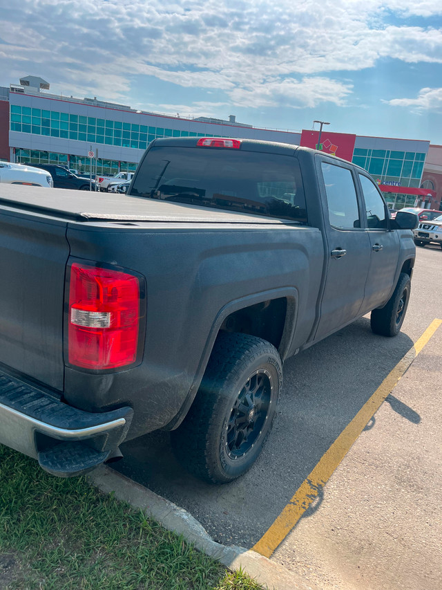 2014 GMC sierra in Cars & Trucks in Calgary - Image 3