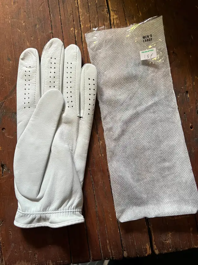 GOLF - BAG TOWELS / NEW GLOVES / UMBRELLAS / TRAVEL COVERS in Golf in Mississauga / Peel Region - Image 4