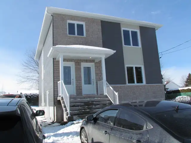 Grand 4 1/2 Québec, Charlesbourg