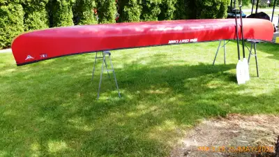 Original owner and stored under cover. Kevlar Skid Plates, Coated Aluminum Gunnels, Ash Seats with w...
