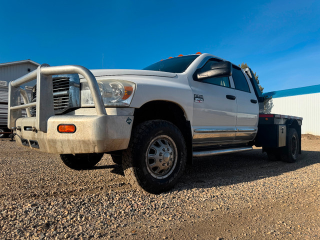2007 Ram 3500 Flat Deck Dually 6.7L in Cars & Trucks in Prince Albert - Image 2