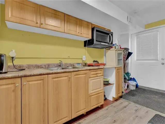 HOUSE close to YORK UNIVERSITY!    Room rental in Room Rentals & Roommates in City of Toronto - Image 10