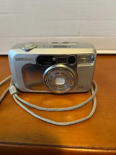 Vintage 35 mm camera - Samsung Maxima elite 105, View more
