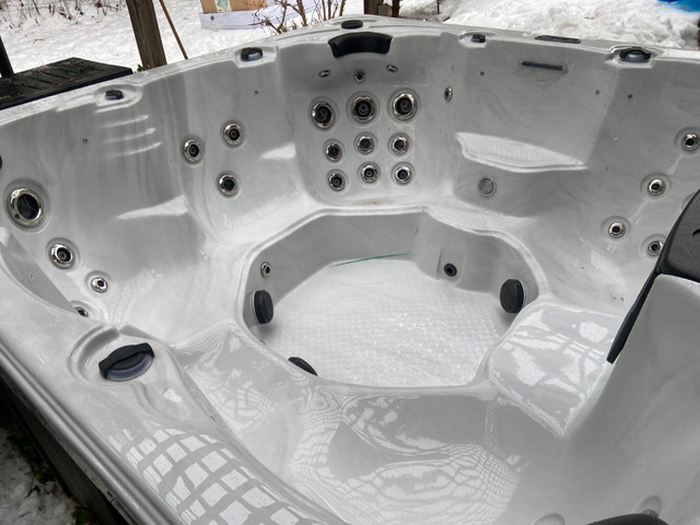 Door Crasher Sale! New 8 Seaters- Fully Loaded- Free Delivery RF in Hot Tubs & Pools in Renfrew - Image 3