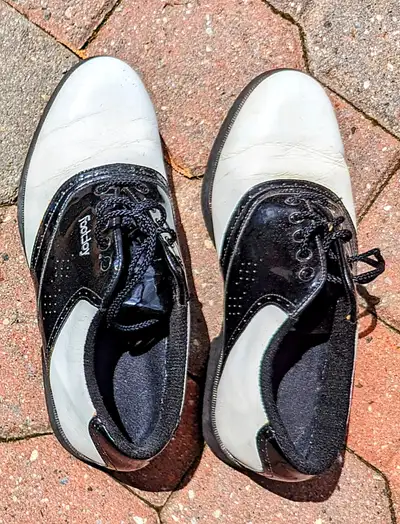 Cleated Women's "FOOTJOY BRAND" SIZE 8 GOLF SHOES, View more