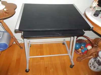 Table d'ordinateur sur roulettes, View more