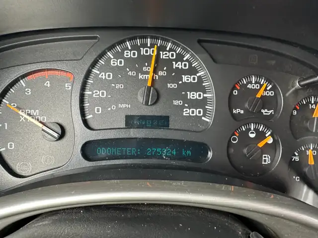 2004 GMC Sierra 2500HD Duramax Diesel 6.6L For Sale in Cars & Trucks in Regina - Image 10