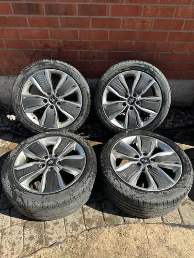 Selling a Set of OEM 17” Hyundai Ioniq Rims On Michelin tires. Tires have low tread left, maybe a se...