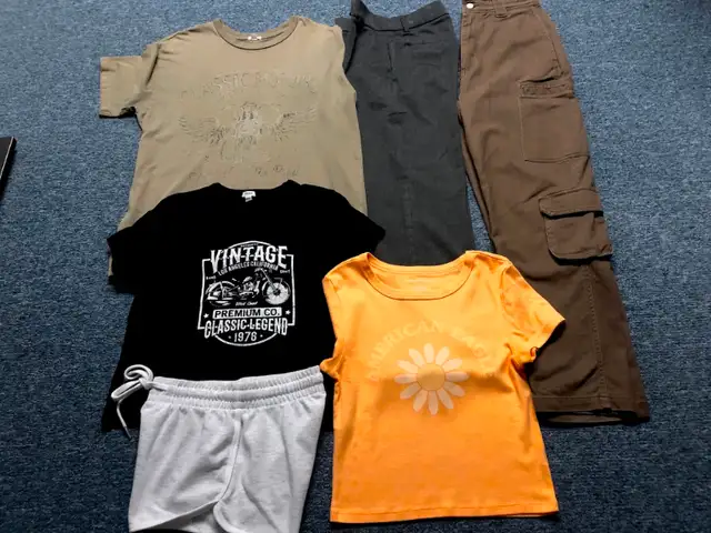 Vêtements jeune fille in Kids & Youth in Saint-Hyacinthe - Image 2