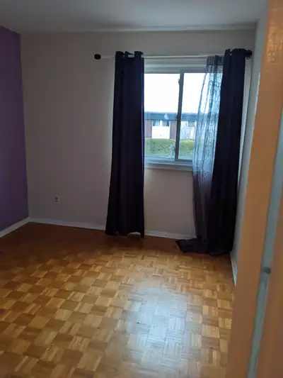 Room in a shared house, bedroom comes with a single bed and small desk. Shared bathroom with one oth...