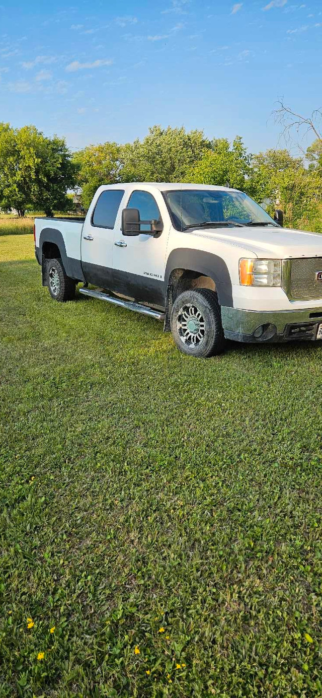 2009 GMC Sierra 2500 hd in Cars & Trucks in Kenora - Image 2