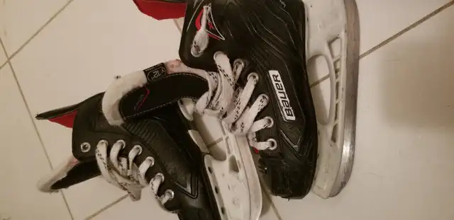 Reduced! Kids Youth Bauer Vapor Skates Size 12