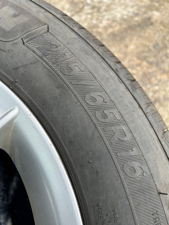 Used Michelin Defender 215/65R16 on Subaru rims in Other in Mississauga / Peel Region - Image 3