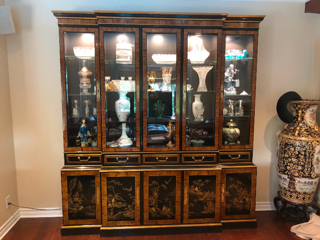 VINTAGE DREXEL ET CETERA ASIAN INSPIRED CHINA CABINET in Hutches & Display Cabinets in Oakville / Halton Region - Image 3