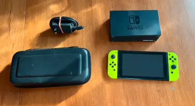 Nintendo Switch System w/ Case, Voir plus