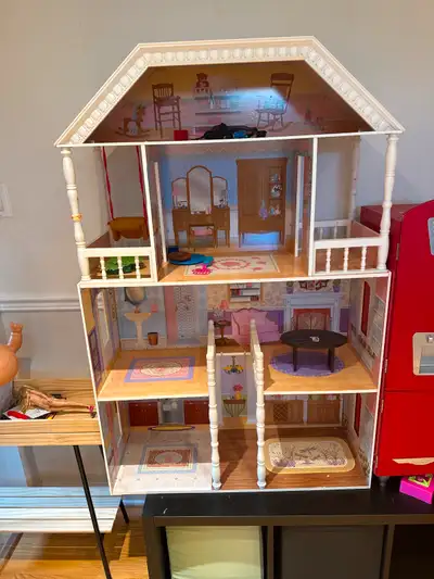 À doll house in good condition