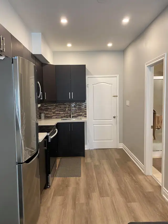 Studio Walk-Out Apartment Ground Level Markham For RENT in Long Term Rentals in Markham / York Region - Image 9