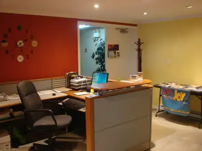 2600 square feet office apace consist of two joint unit ( 1300 sq-ft each ) could be rented in total...