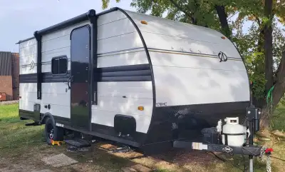 Prerequisite: Min. 5 nights rental Delivery on site with in 200km is available. www.MarkhamTrailerRe...