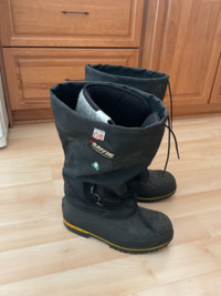 Men's winter boots 9 new Baffin