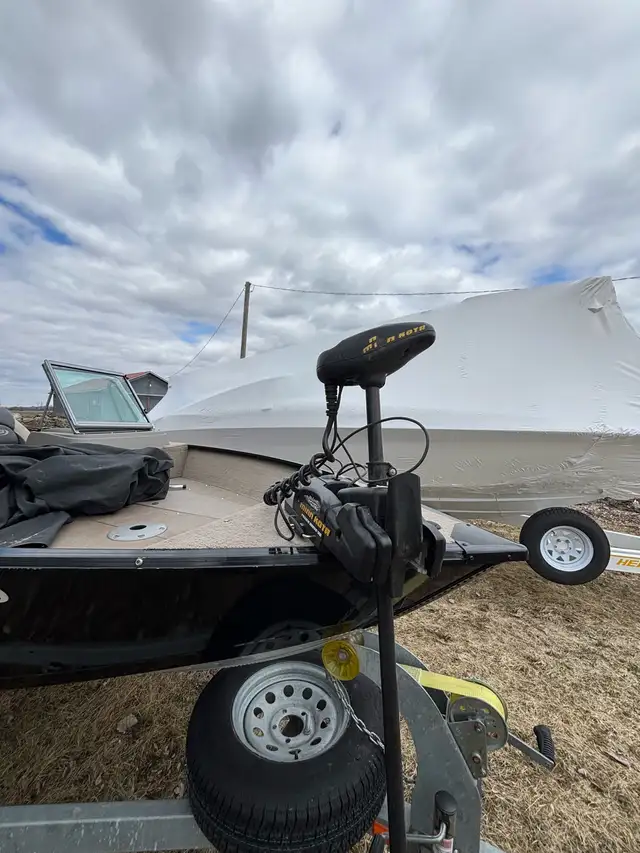 Princecraft Hudson DLX WS 2014 – 150 HP in Powerboats & Motorboats in Laval / North Shore - Image 6