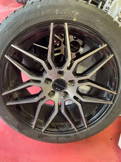 Roues Giovanna 20” très propres. À vendre car ne font plus sur véhicule neuf. Pour Lincoln Nautilus...
