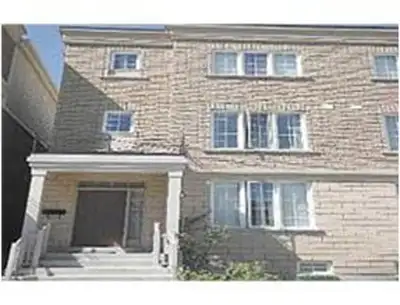✔✔ Female Student - Room For Rent - York University Village