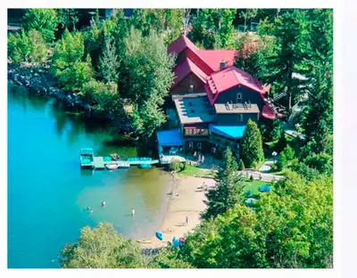 Description du Condo Situé dans les magnifiques Laurentides, ce condo entièrement équipé offre tout...