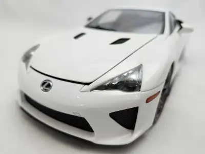 Lexus LFA V10 Whitest White 1:18 Diecast Autoart Signature Rare, View more