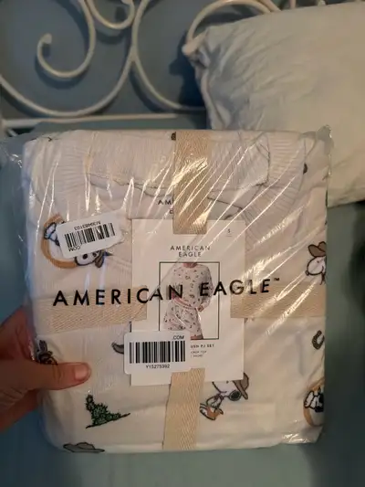 women American eagle pjs set size small tags on, View more