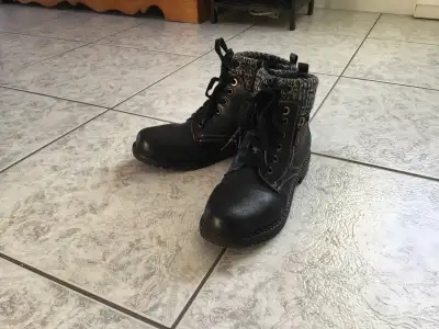 bottes d hiver neuve femme gr.9 H1A 4X6, View more