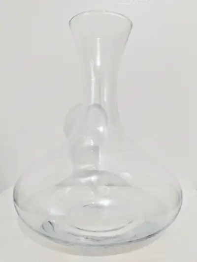 CARAFE AVEC 8 VERRES À VIN ROUGE IMPORTÉS DE FRANCE, View more