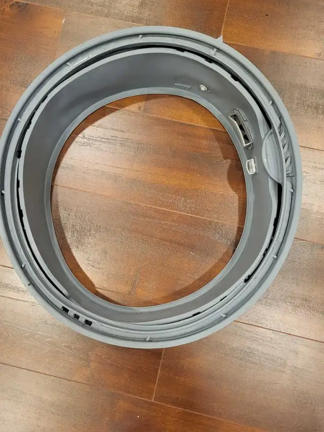 Samsung washer door diaphragm in Washers & Dryers in Bedford - Image 2
