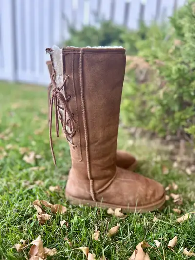 Women’s size 7 Flurries Boots, View more