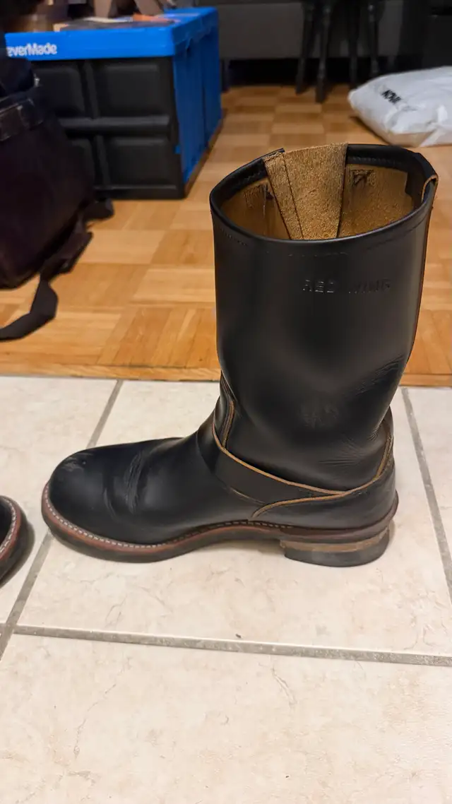 Red Wing 2966 Engineer Boots in 9.5 D in Men's Shoes in City of Toronto - Image 7