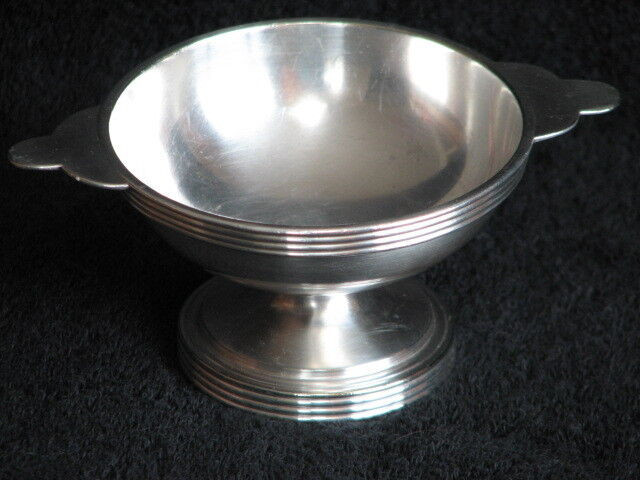 R. Wallace, Clarendon Hotel, Silver Plated Ice Cream Dish in Arts & Collectibles in Stratford
