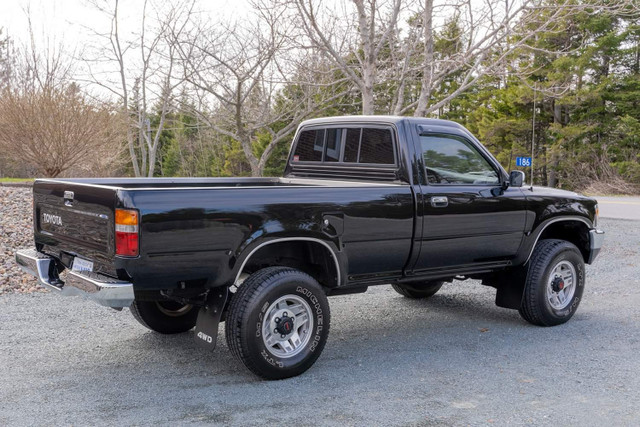 1990 Toyota pickup in Classic Cars in Cole Harbour