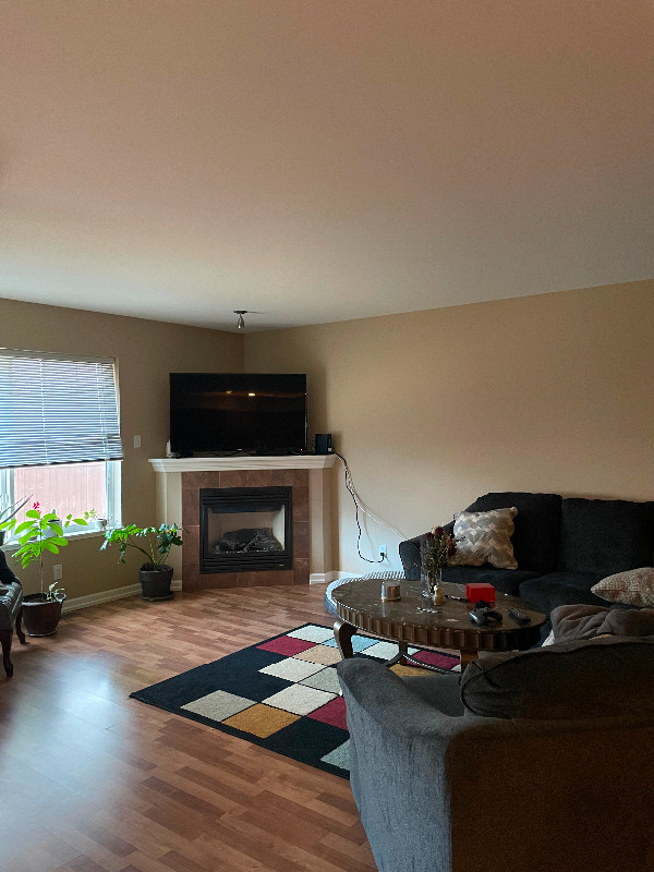 Four bedroom townhouse for rent in Long Term Rentals in Kamloops - Image 2