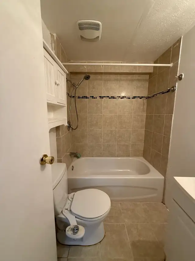 Malton Basement for rent - 2 bedroom + living room in Long Term Rentals in Mississauga / Peel Region - Image 5