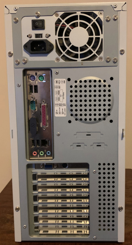 Rare Windows 7 32bit Desktop Computer Intel Dual Core 3.00GHz in Desktop Computers in Hamilton - Image 2