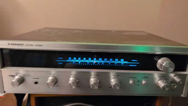 Pioneer Stereo ES2000- Pending in Stereo Systems & Home Theatre in Mississauga / Peel Region - Image 2