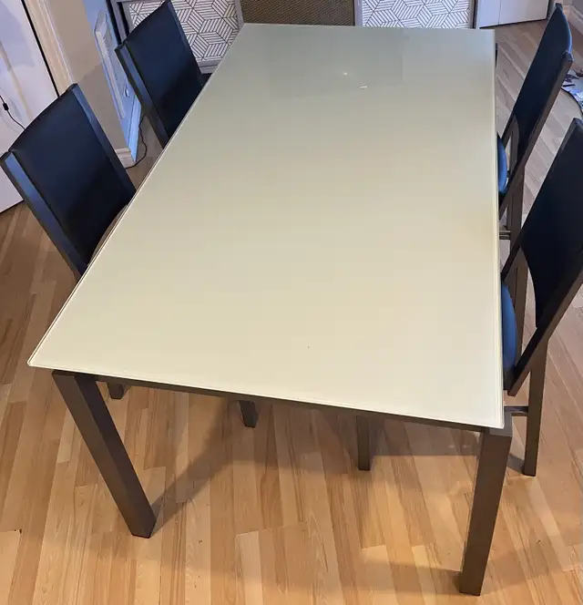 mobilier de salle à manger in Dining Tables & Sets in West Island - Image 3